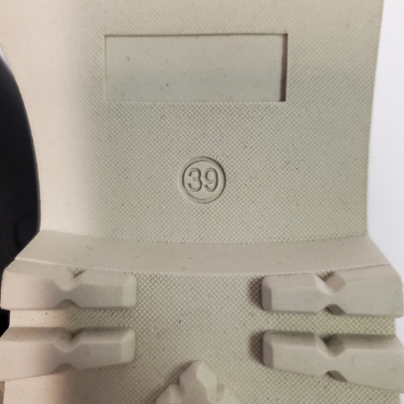 NILA & Nila BLACK slip on ankle boots womans size 39 with white trim NWT LEATHER - Picture 7 of 10